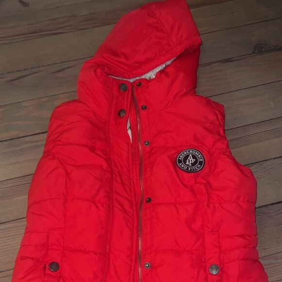 Abercrombie & Fitch Red Puffer Vest with Hood – Excellent Condition - Picture 1 of 1